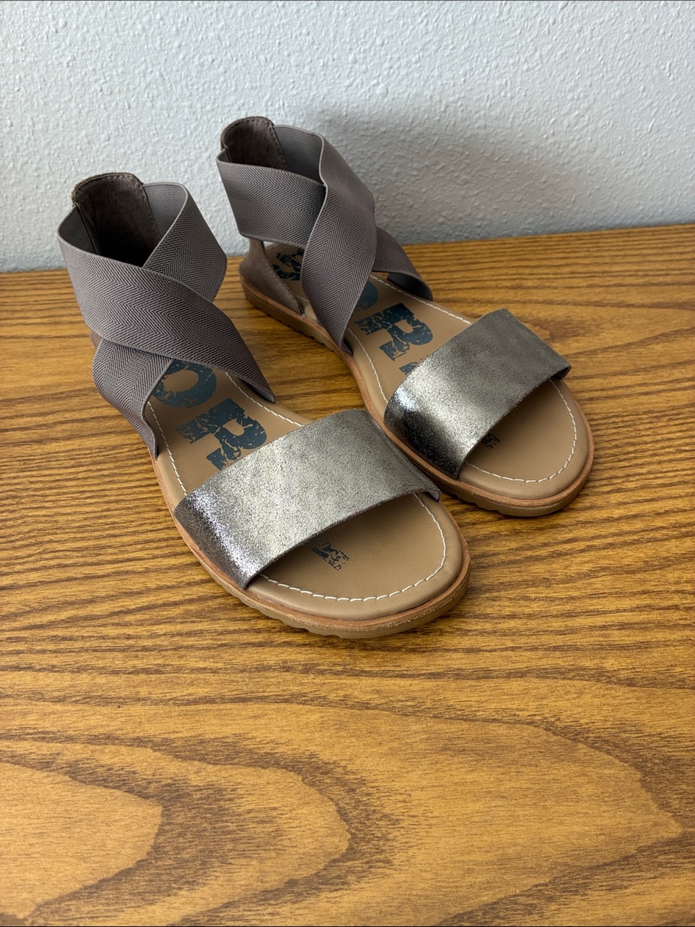 Sorel Ella Leather Metallic Slip On Sandals Flats
